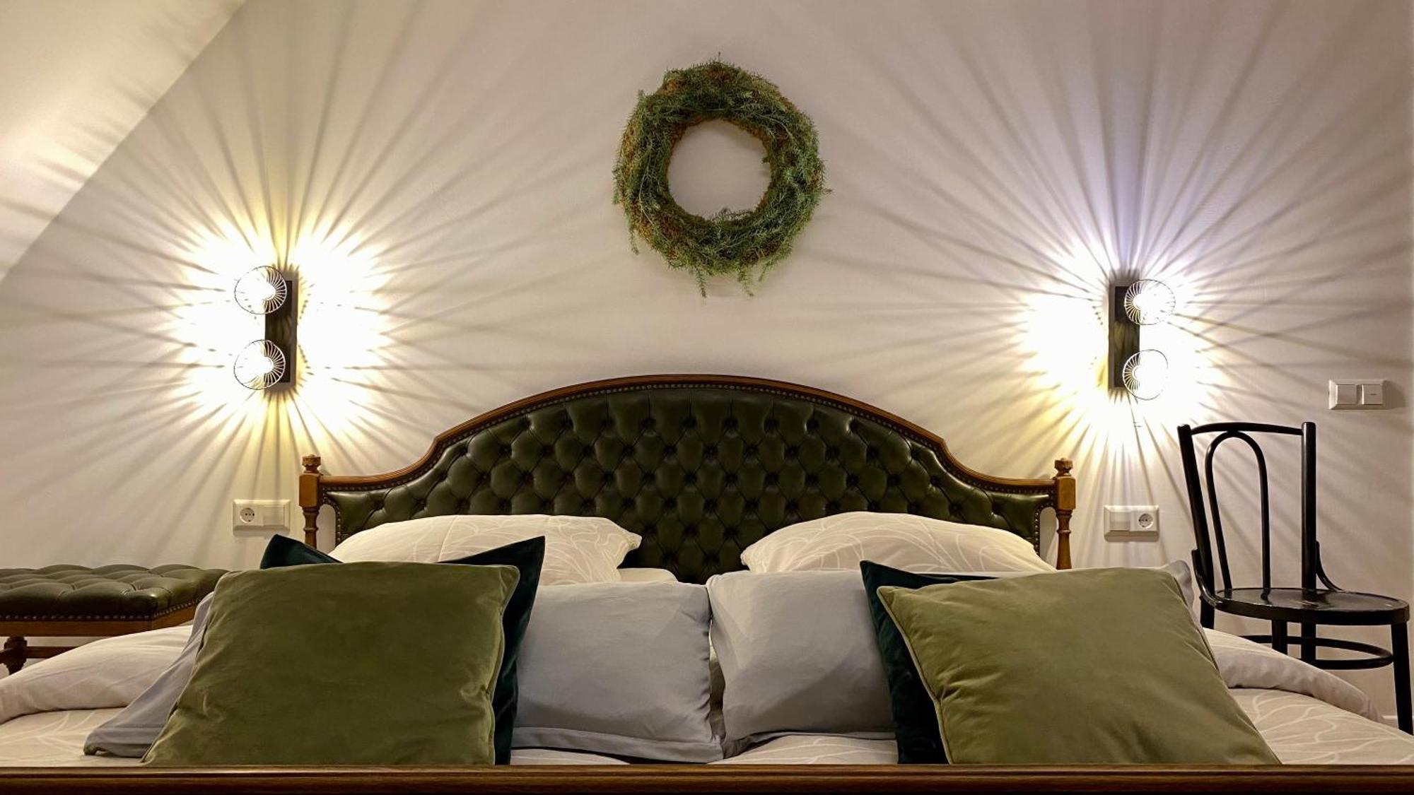 Sonnenhof 1737 - Ferienzimmer & Apartments Barbelroth Dış mekan fotoğraf